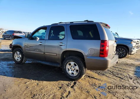 2013 Chevrolet Tahoe K1500 Ls z USA, uszkodzony, nr VIN 1GNSKAE05DR155928